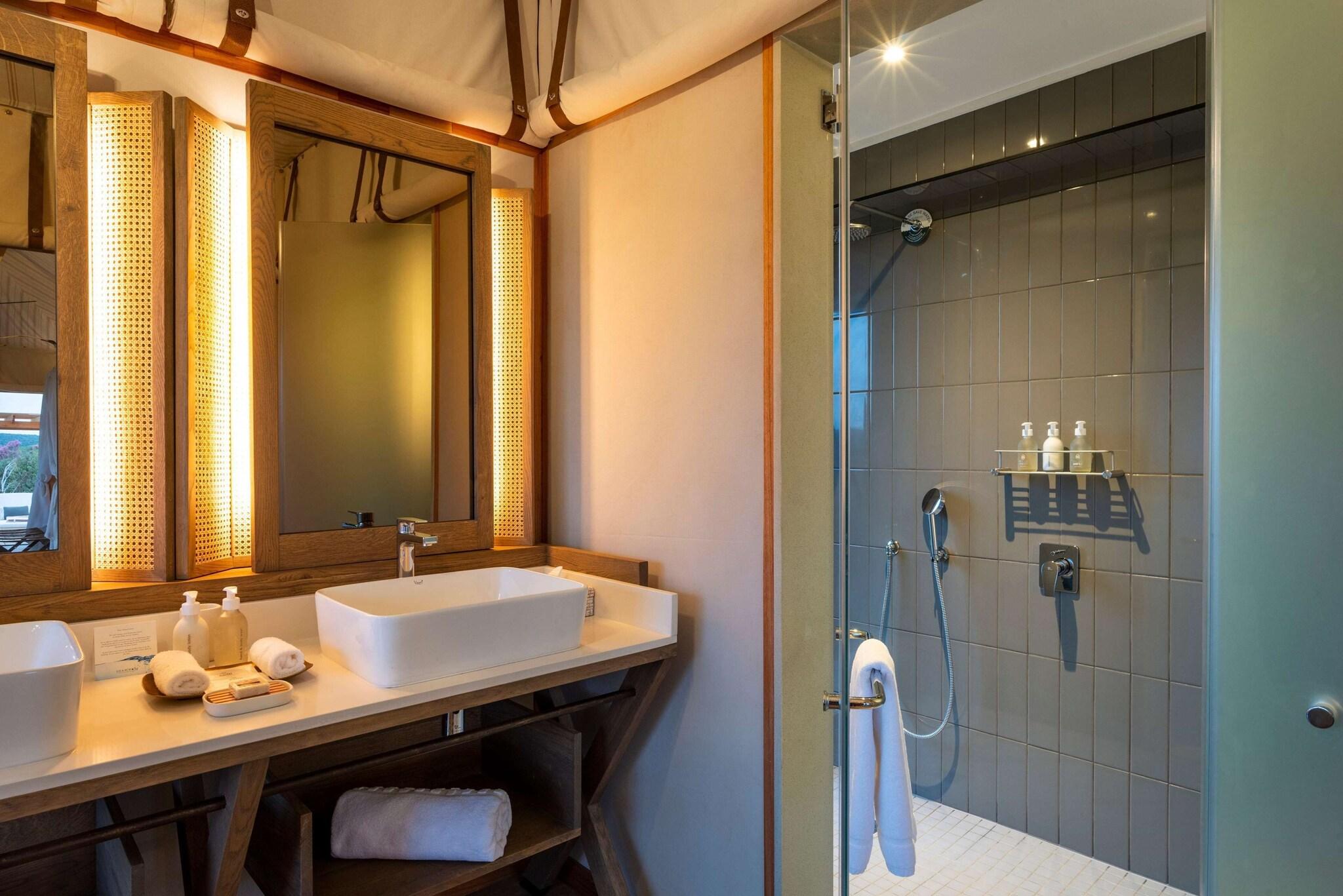 Tent Premier River View