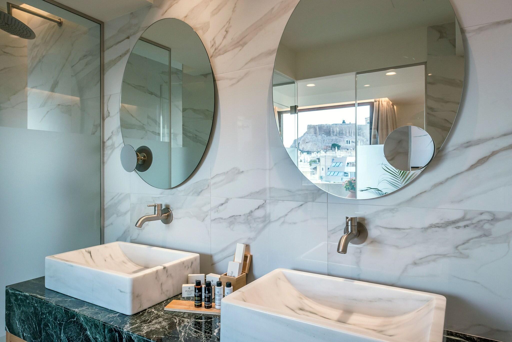 Suite Deluxe with Views