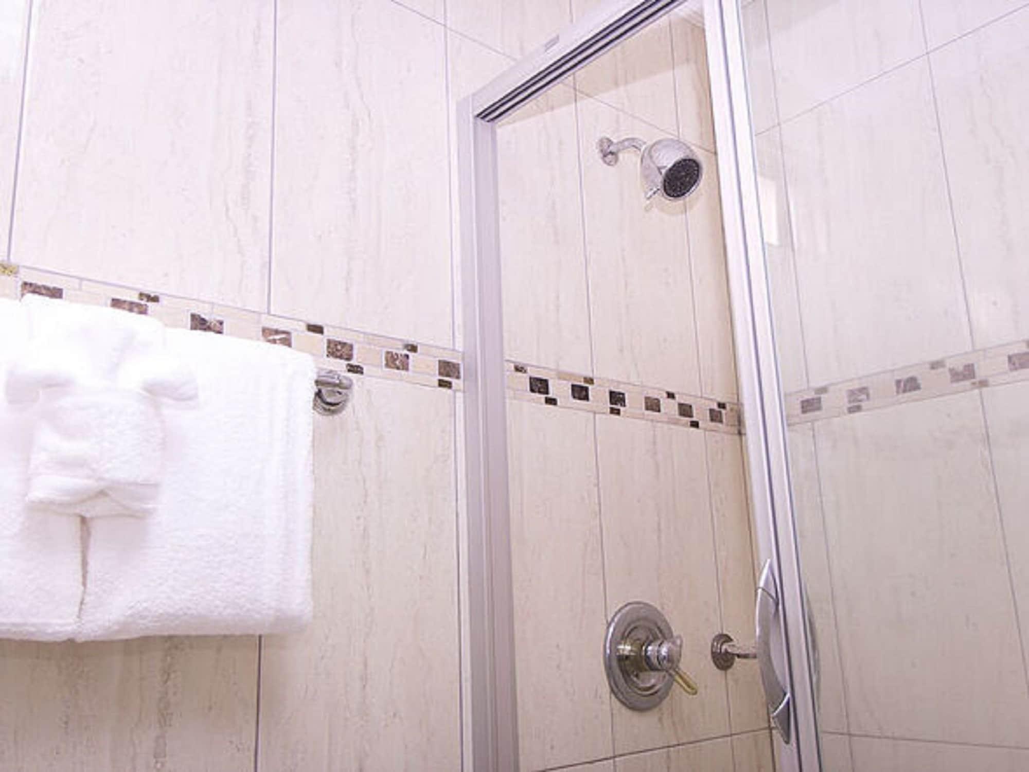 Suite Two Queen Beds