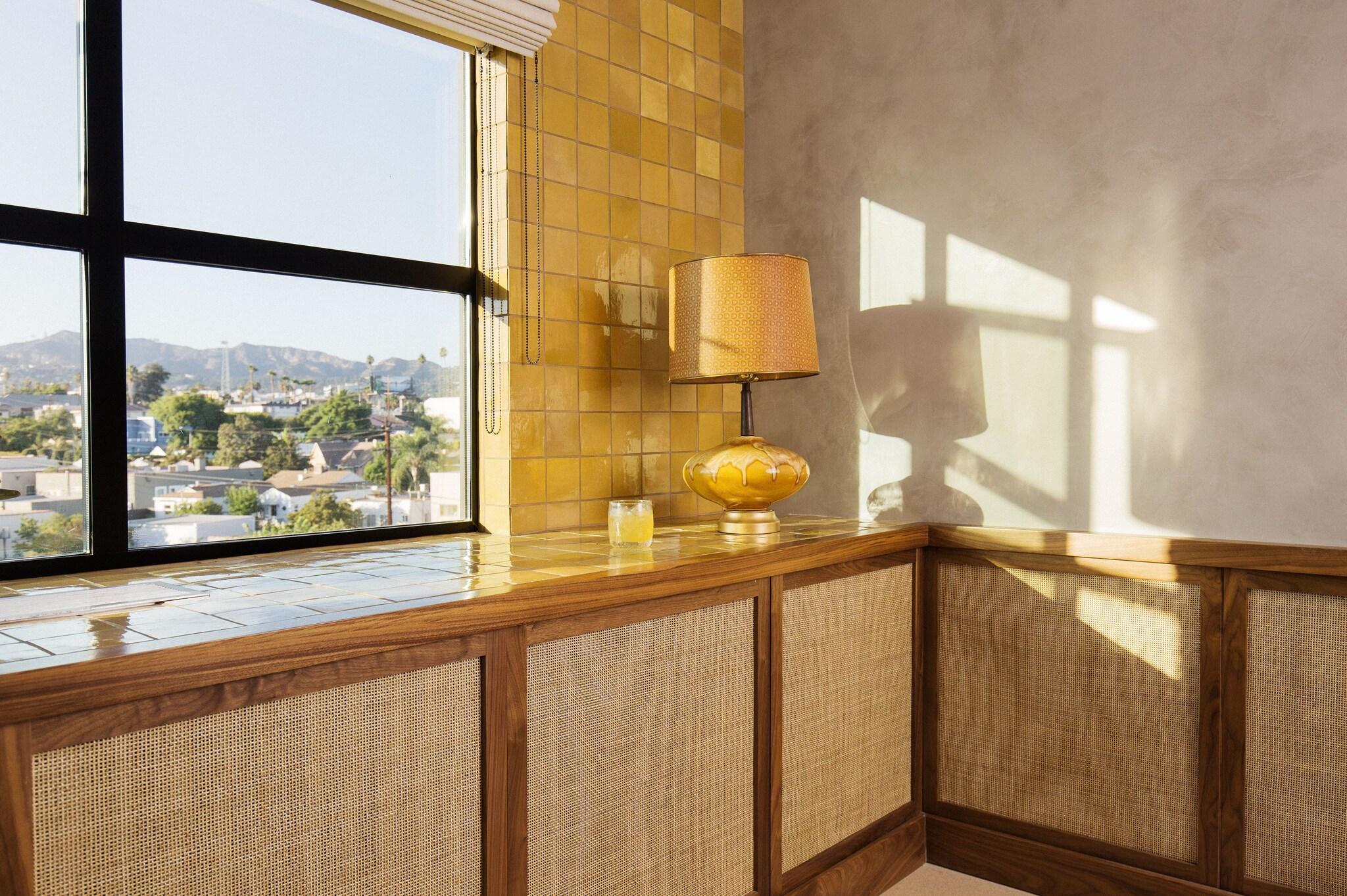 Double Deluxe King Bed