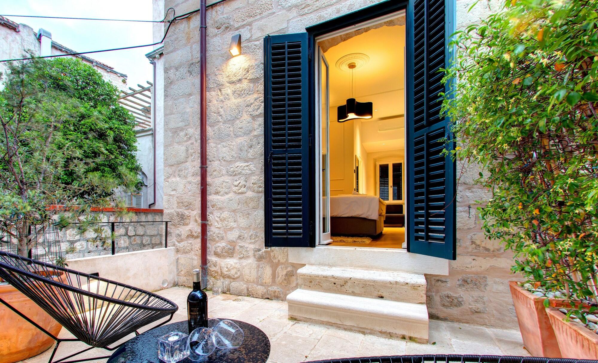 Double or Twin Deluxe King Bed