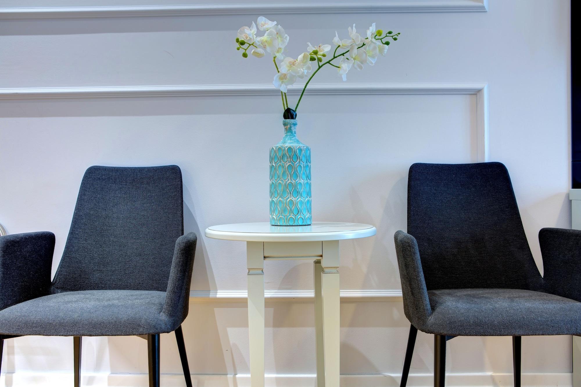 Double or Twin Deluxe King Bed