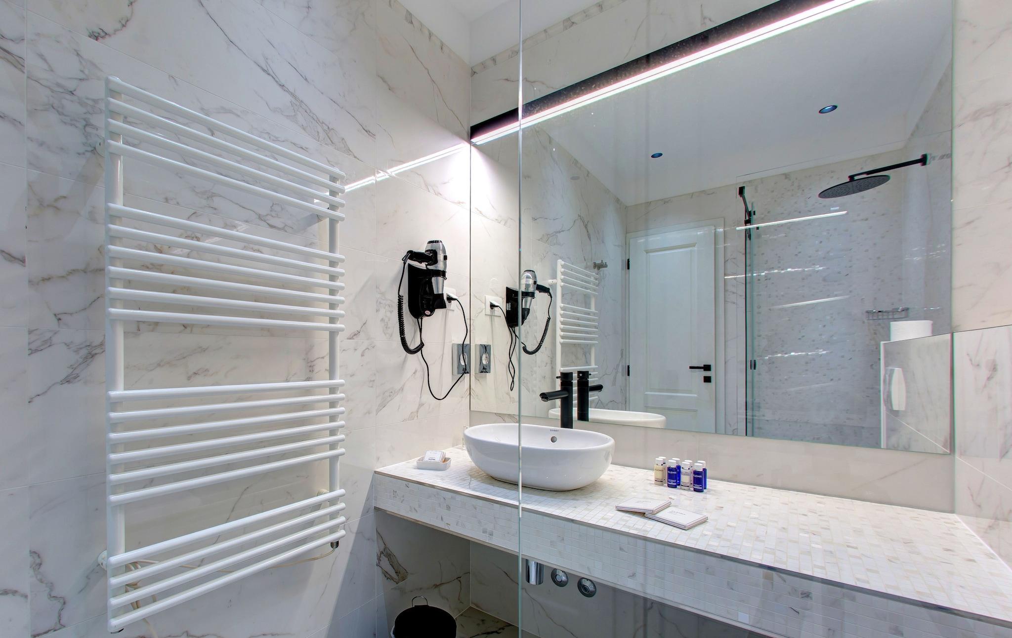 Double Deluxe Queen Bed