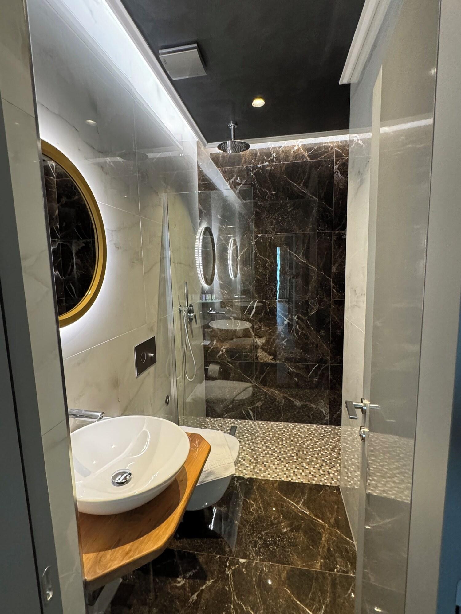 Triple Deluxe with Views