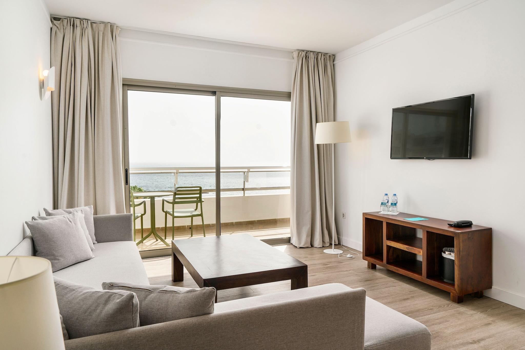 Family Room Ocean View One Bedroom