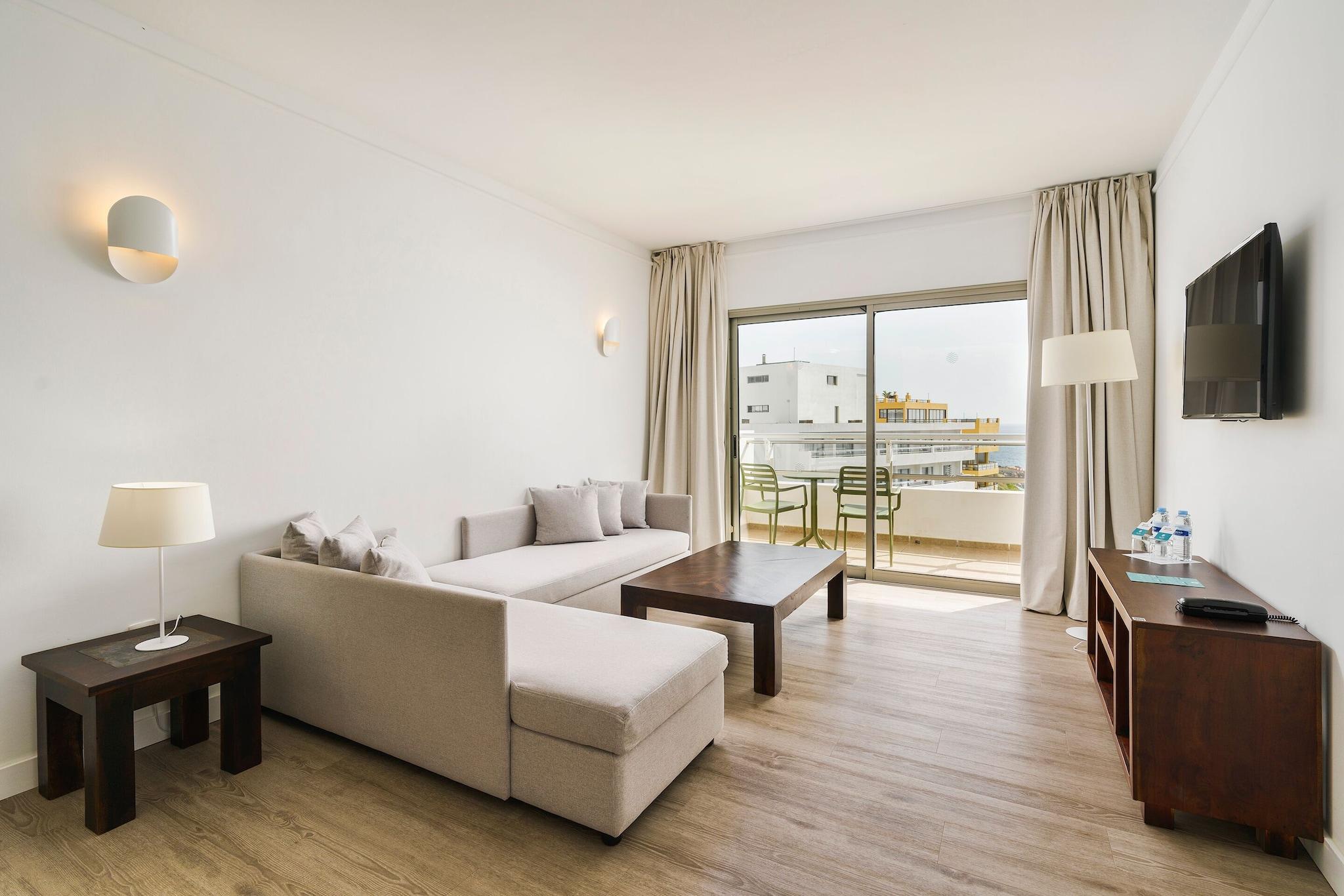 Family Room Ocean Front One Bedroom