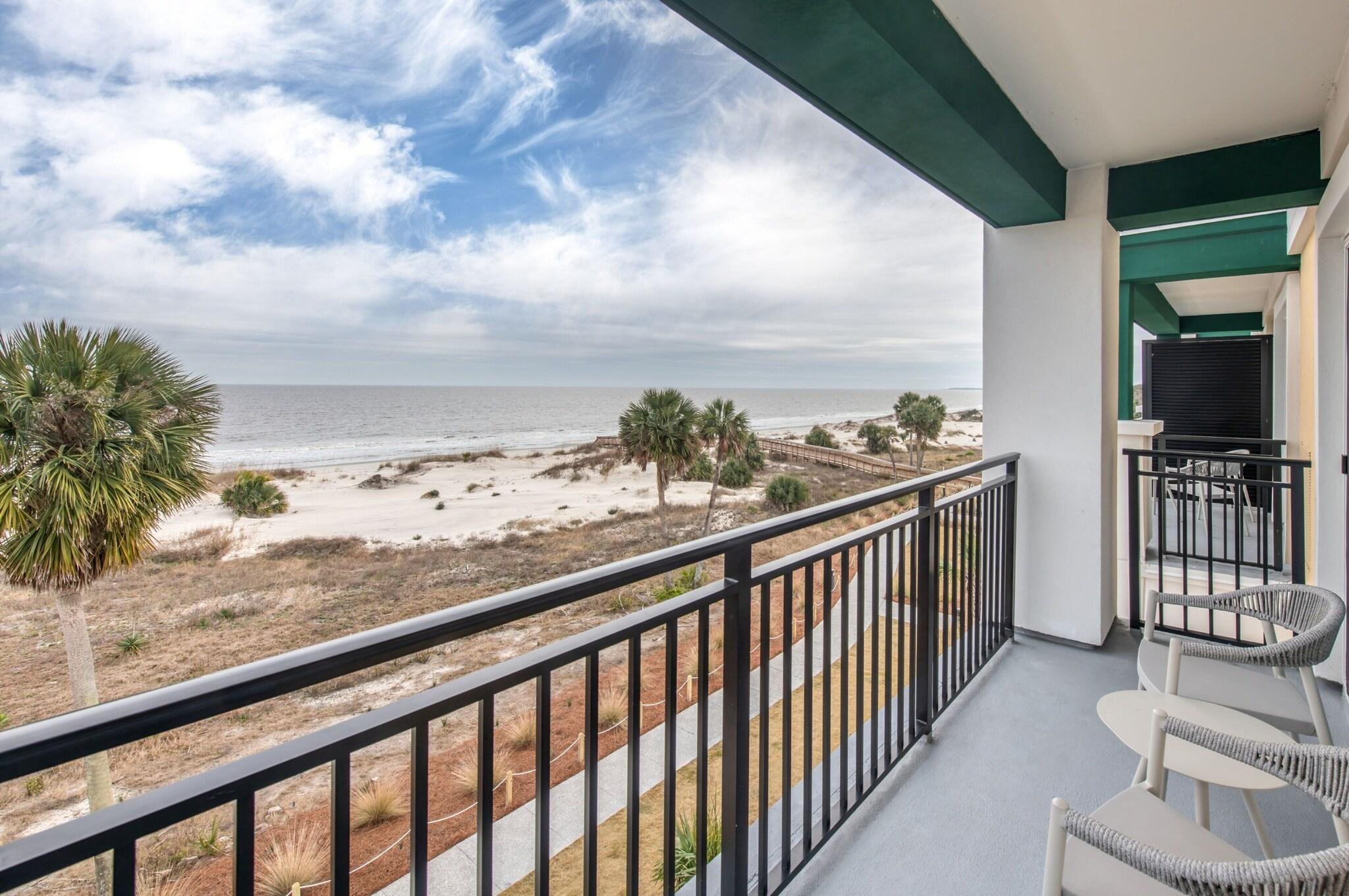 Double Ocean Front with Balcony