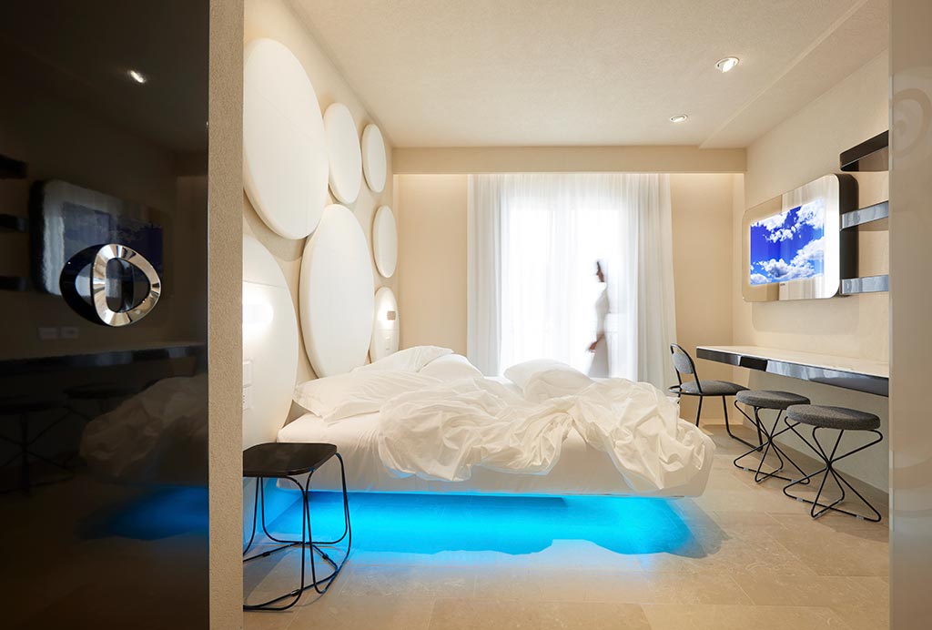 Suite Queen Size Bed