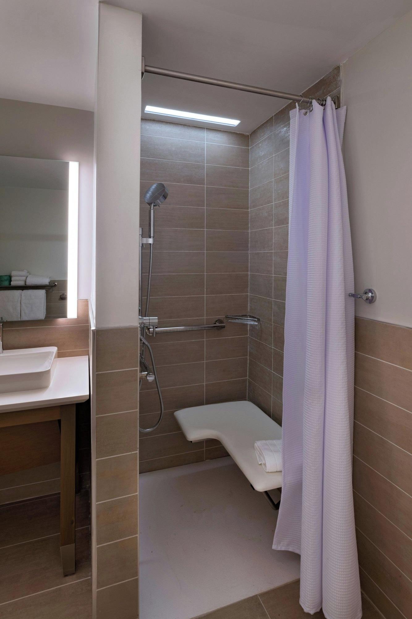 Studio Accessible-two Queen Beds