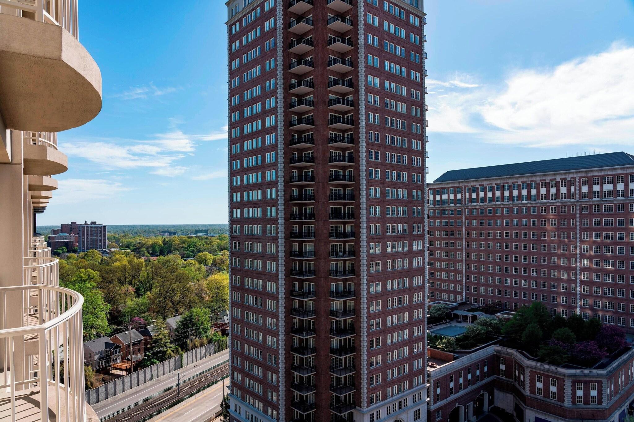 Double Deluxe King Bed