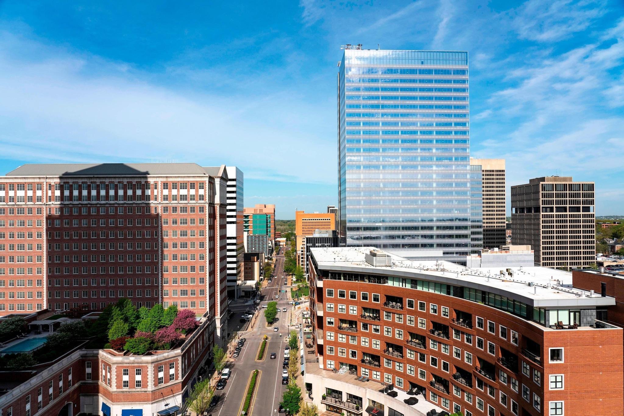 Double Deluxe King Bed