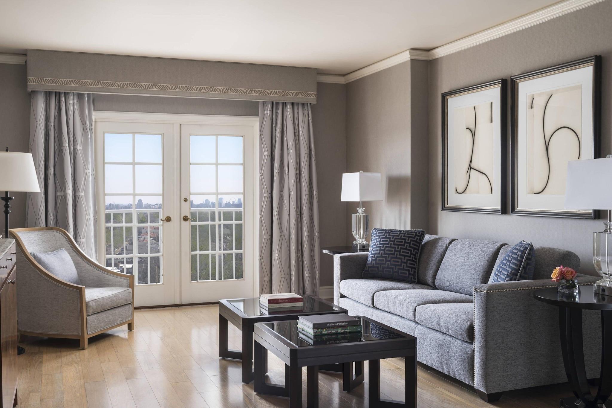 Double Deluxe King Bed