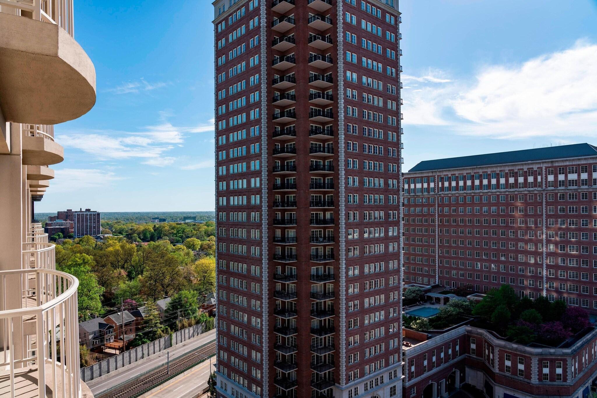Double Deluxe King Bed