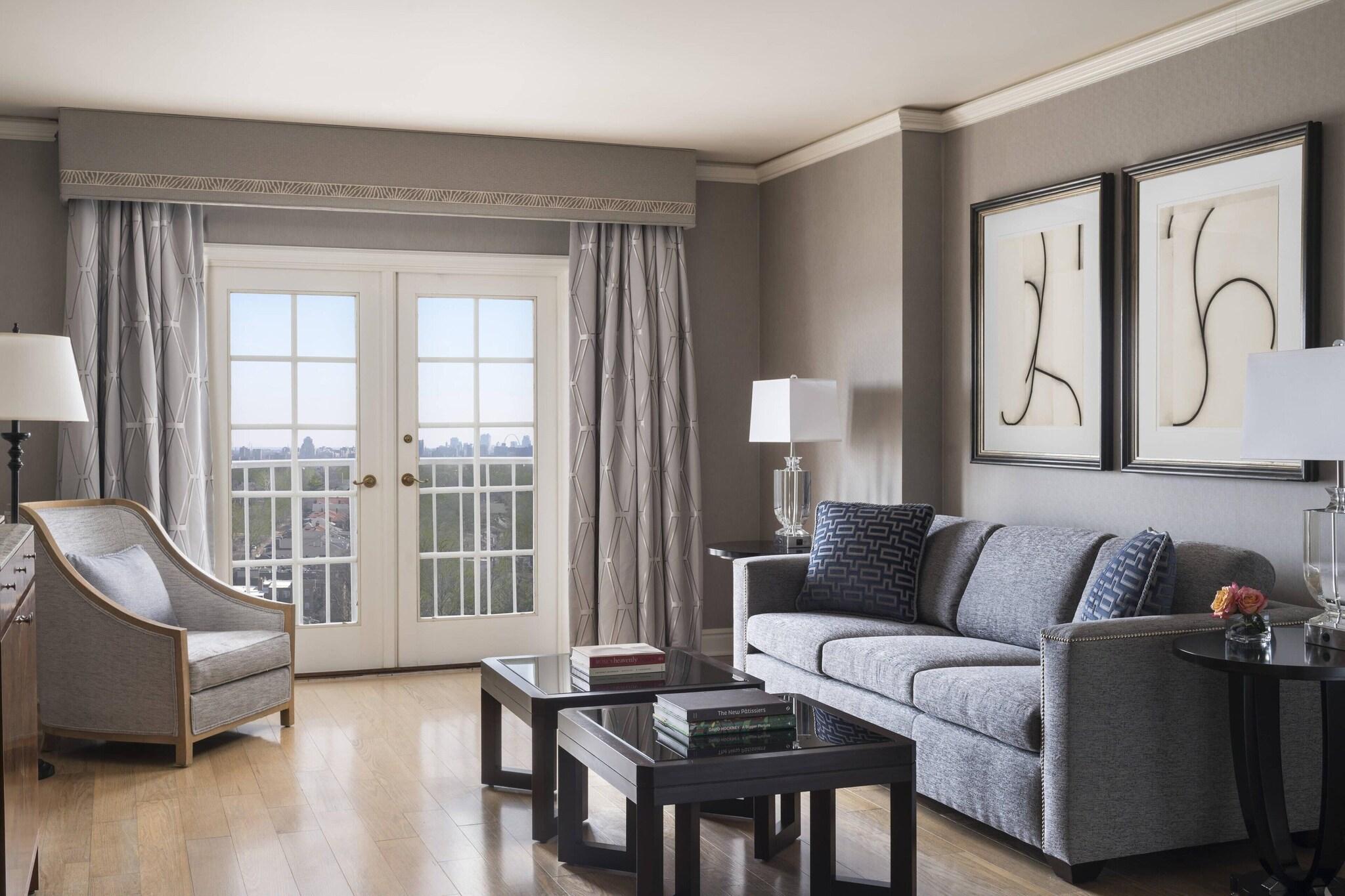 Double Deluxe King Bed