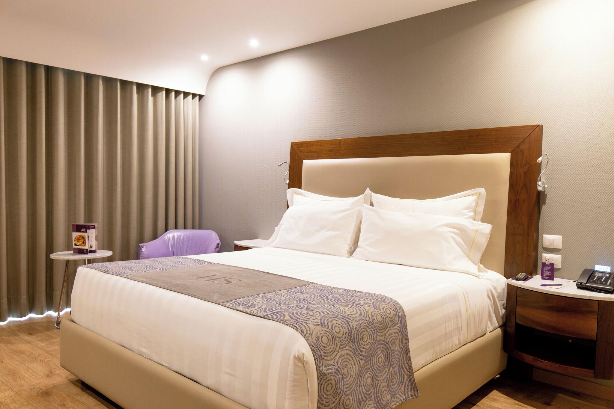 Double Deluxe King Bed