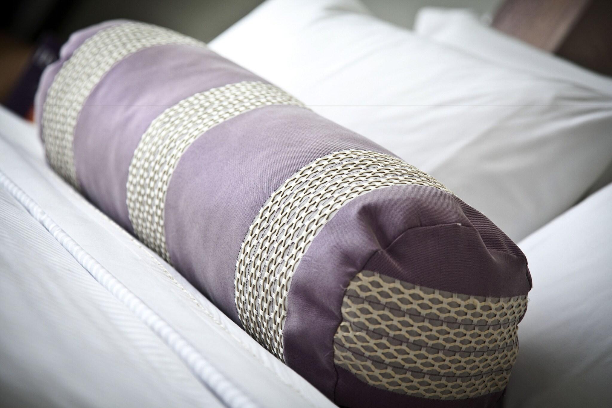 Double Deluxe Queen Bed