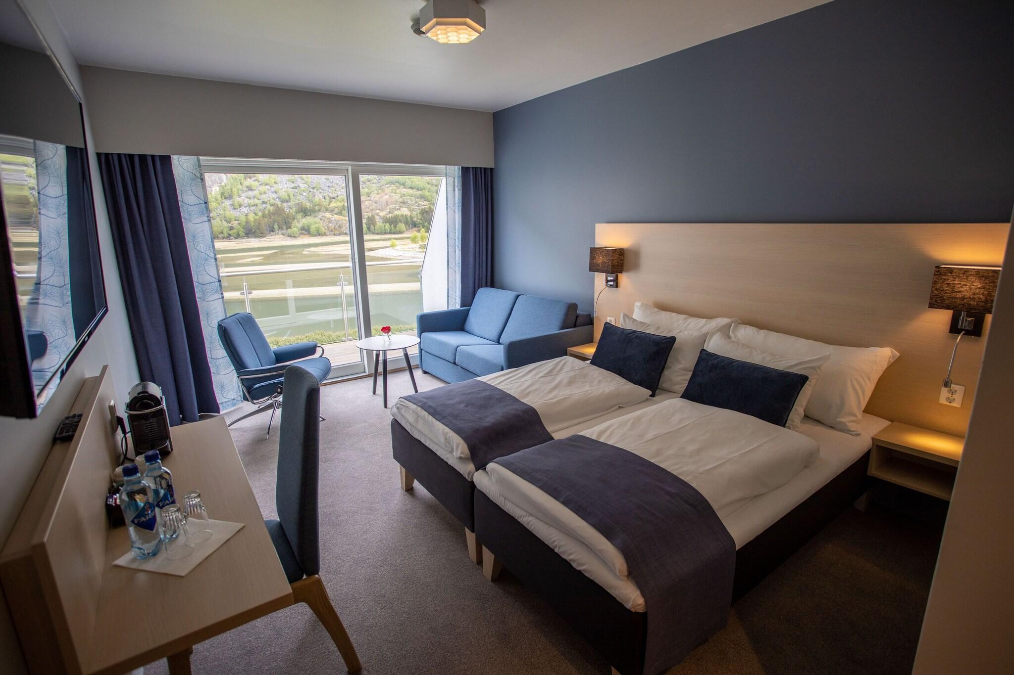 Double Deluxe Queen Bed