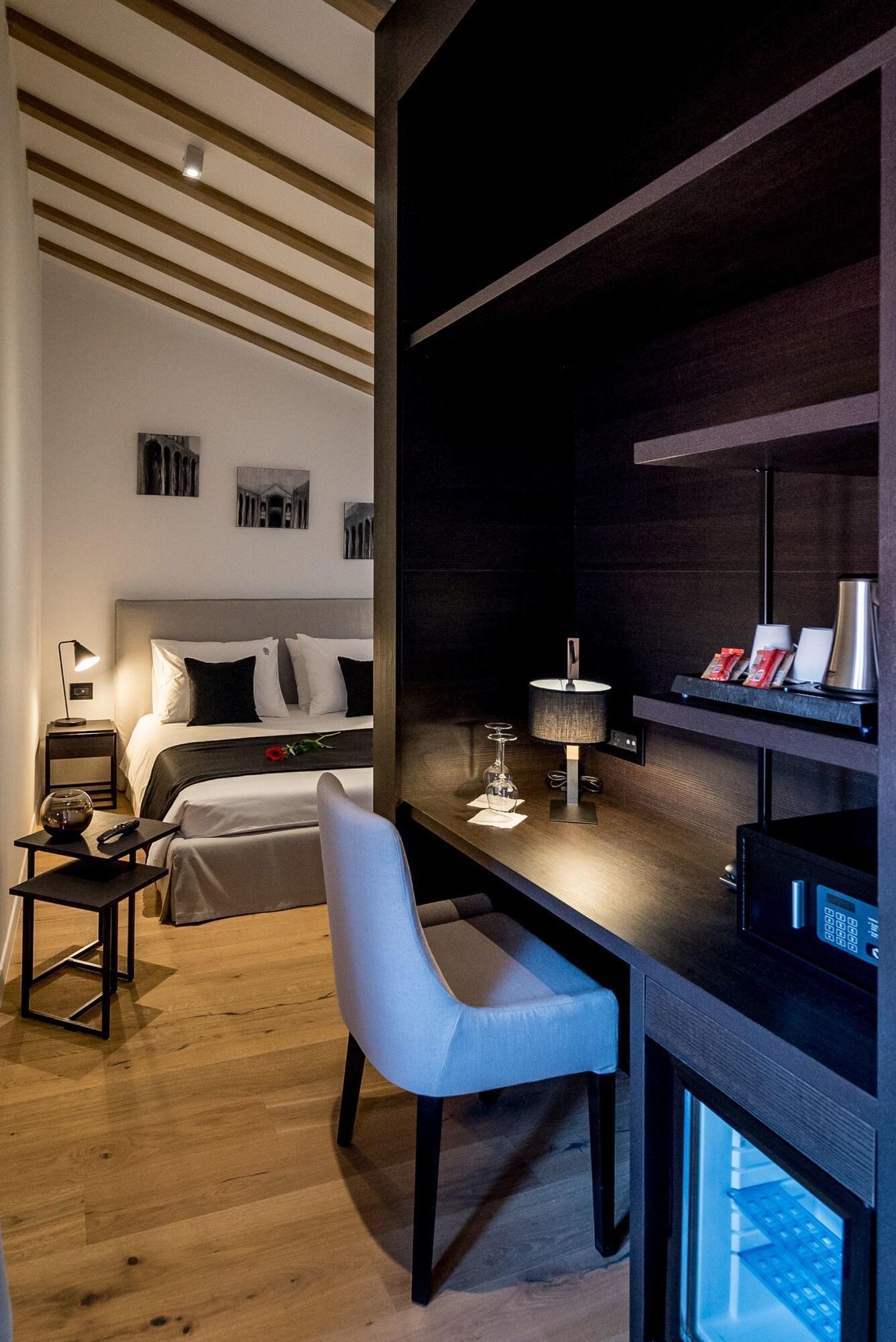 Double Deluxe with Views