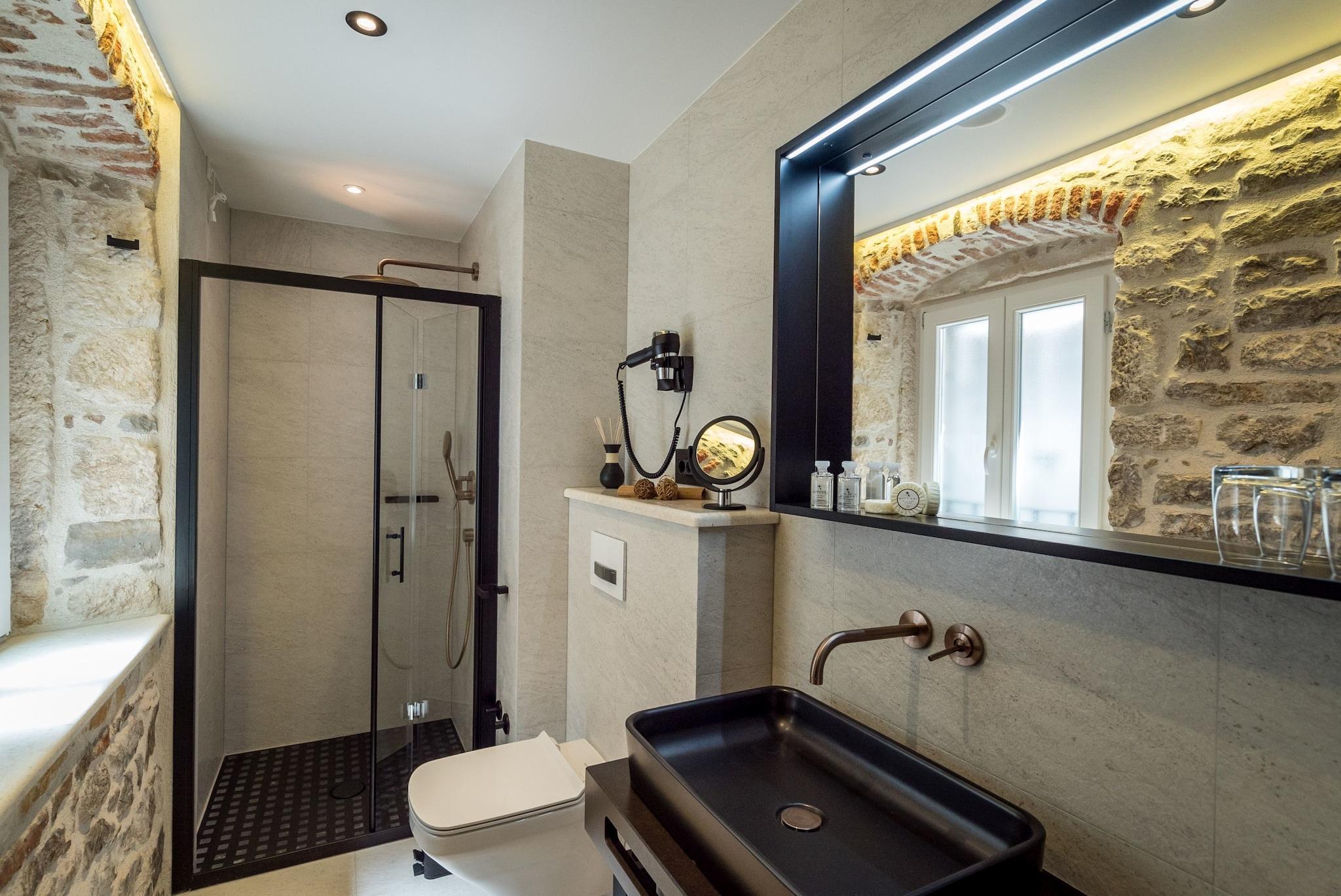 Studio King Size Bed