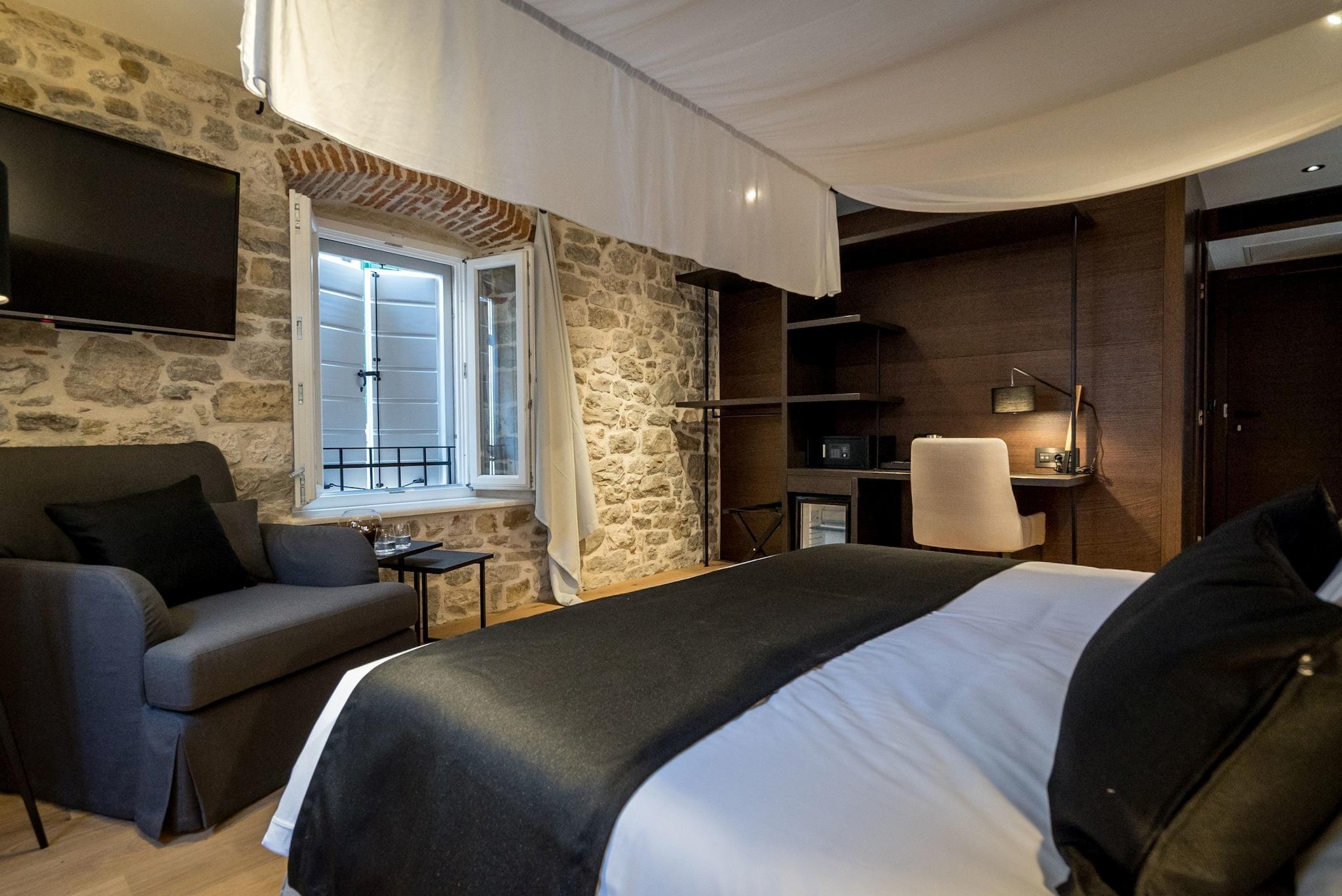 Studio with Double Bed