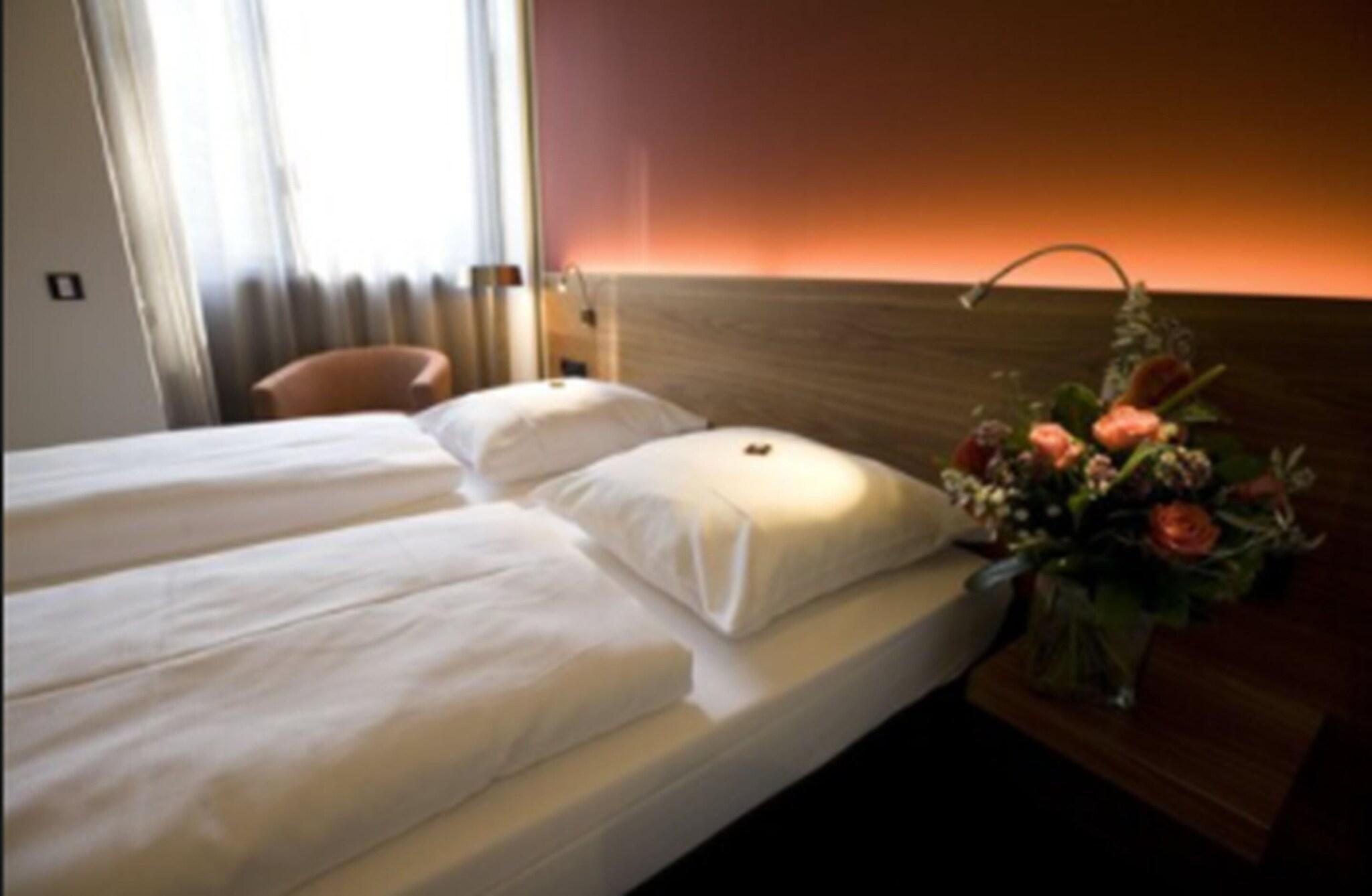 Double Business Queen Bed