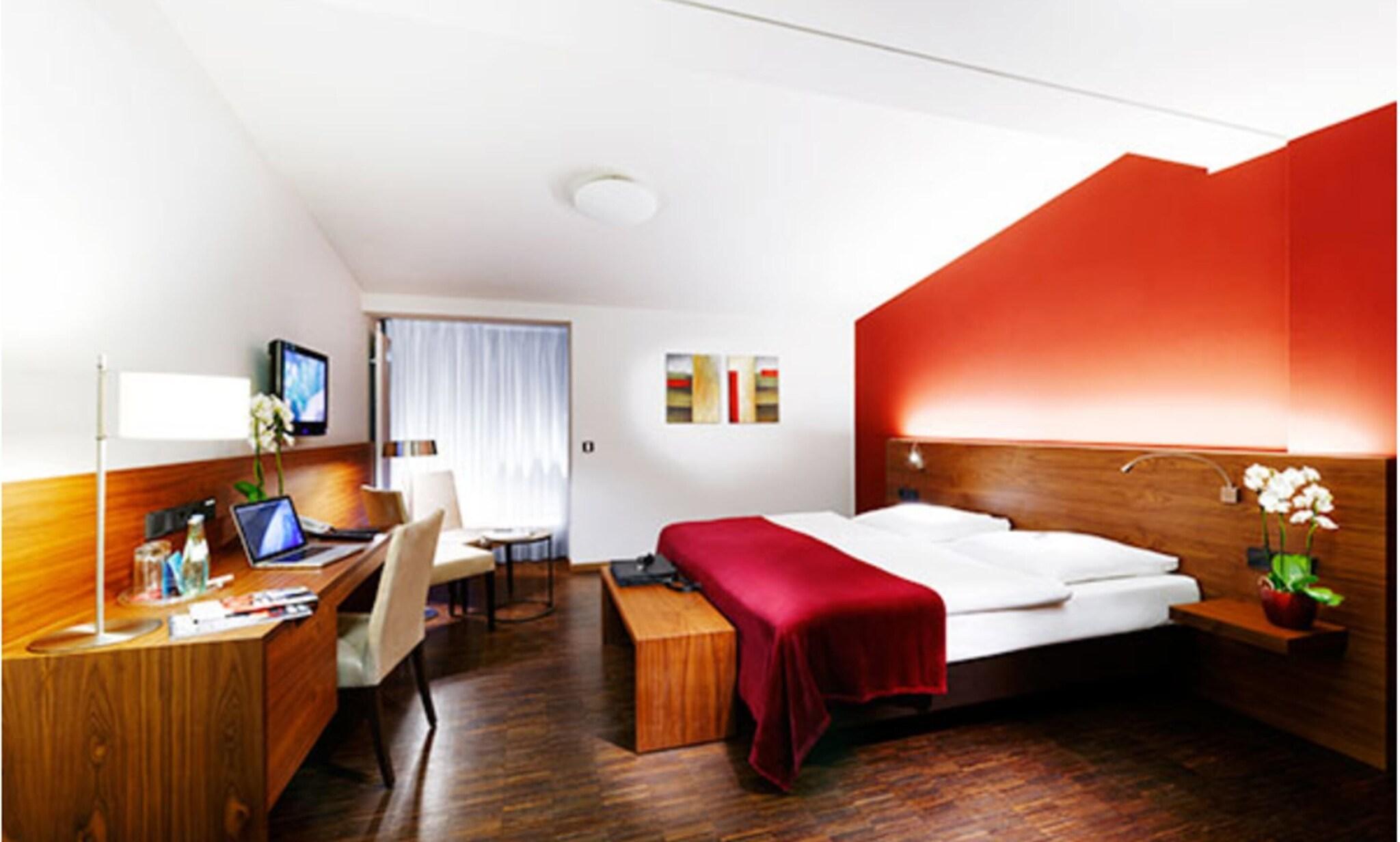 Double Business Queen Bed