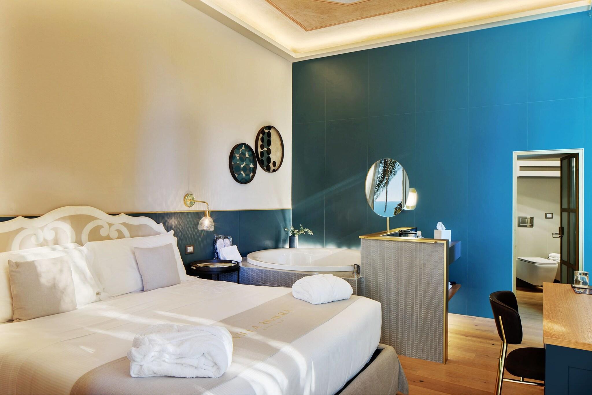 Suite Sea View King Bed