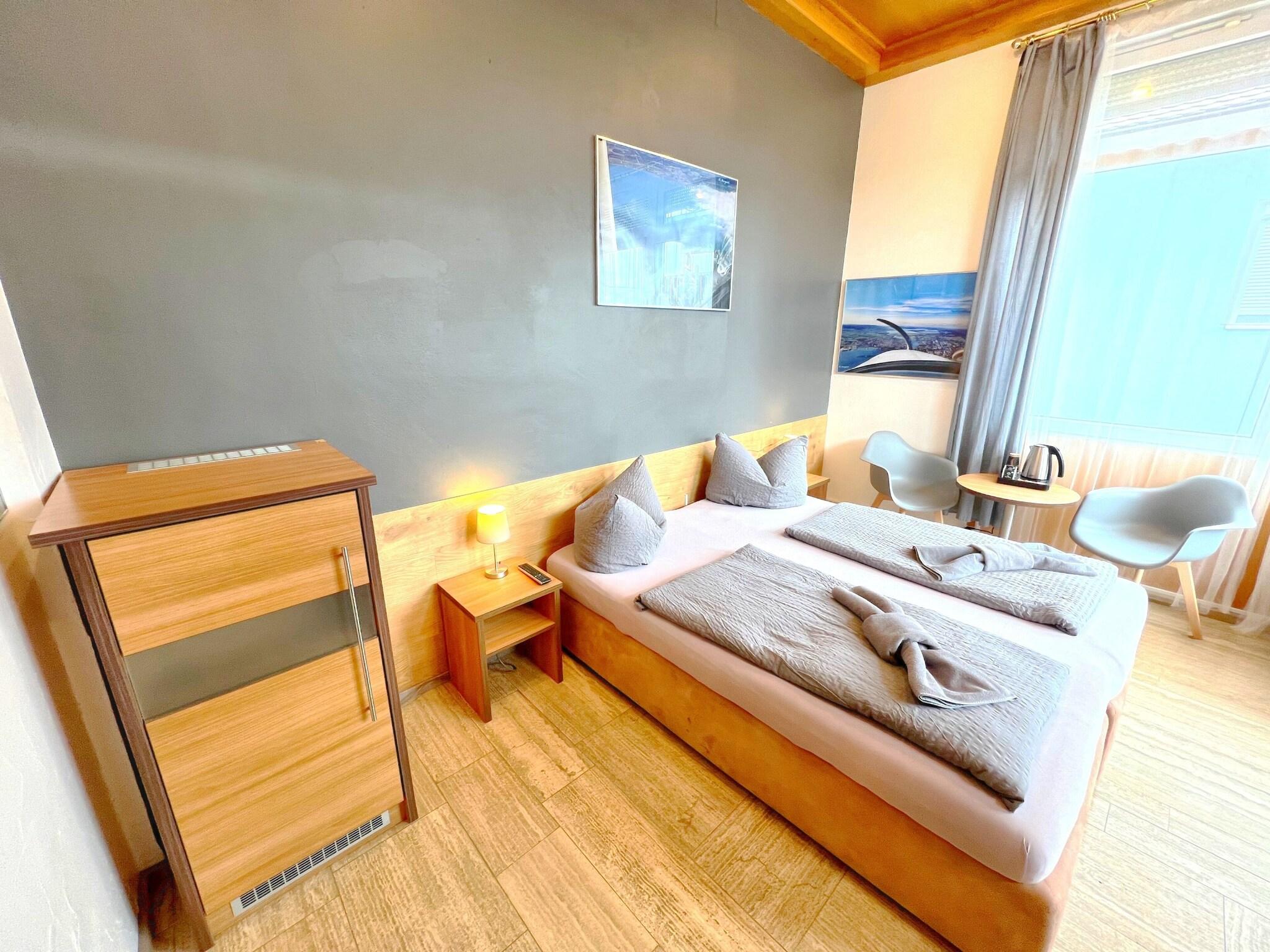 Family Room Queen Size Bed