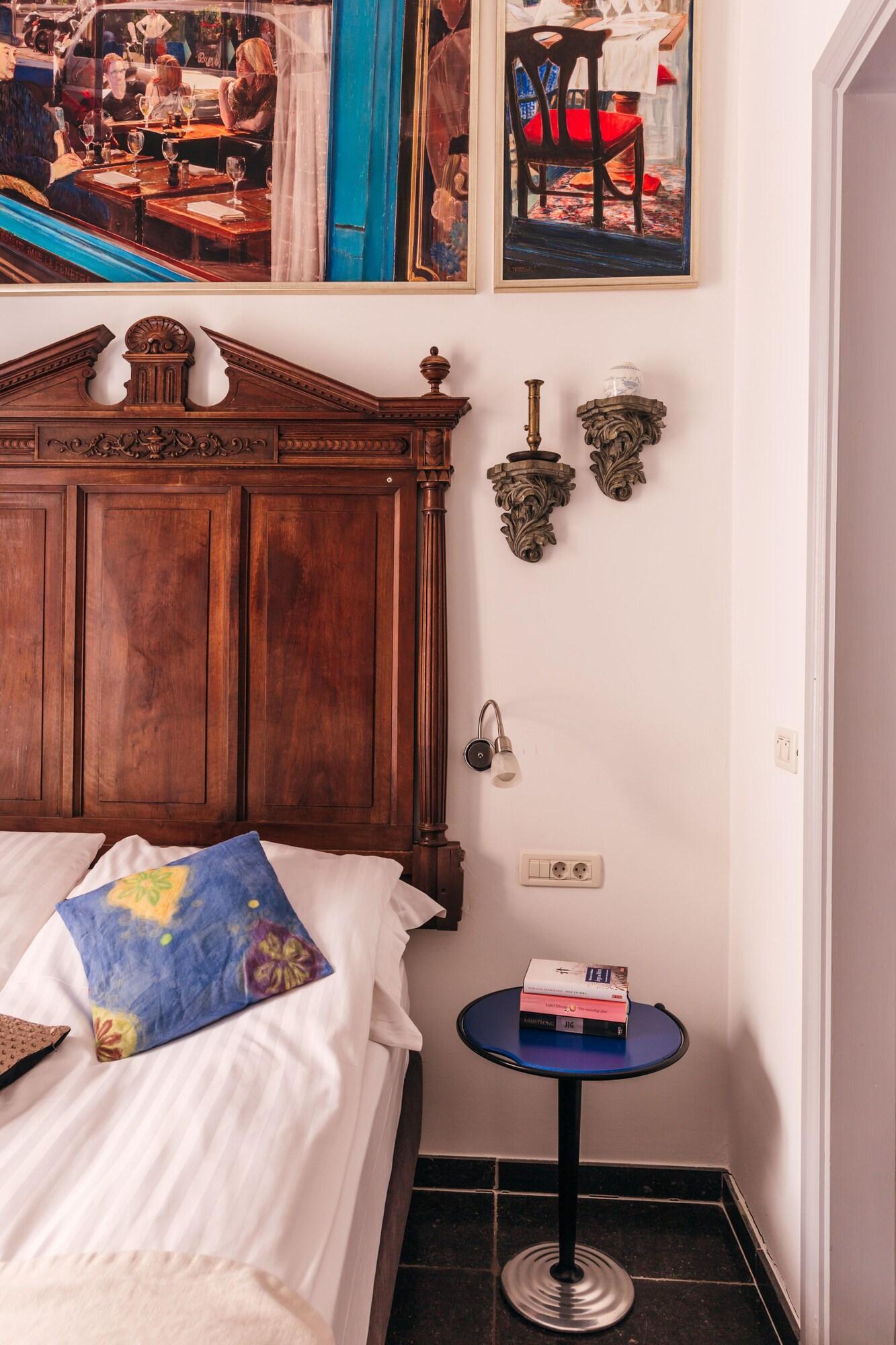 Double or Twin Standard