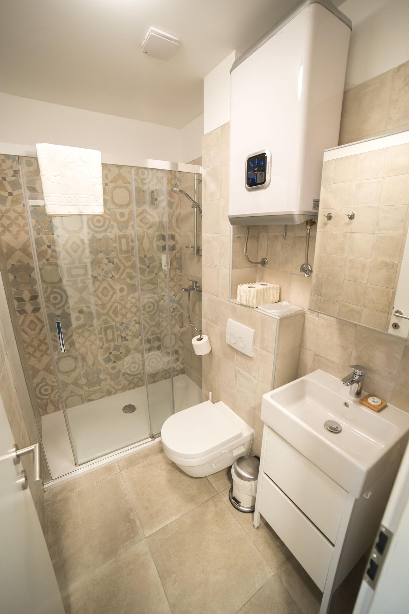 Studio King Size Bed