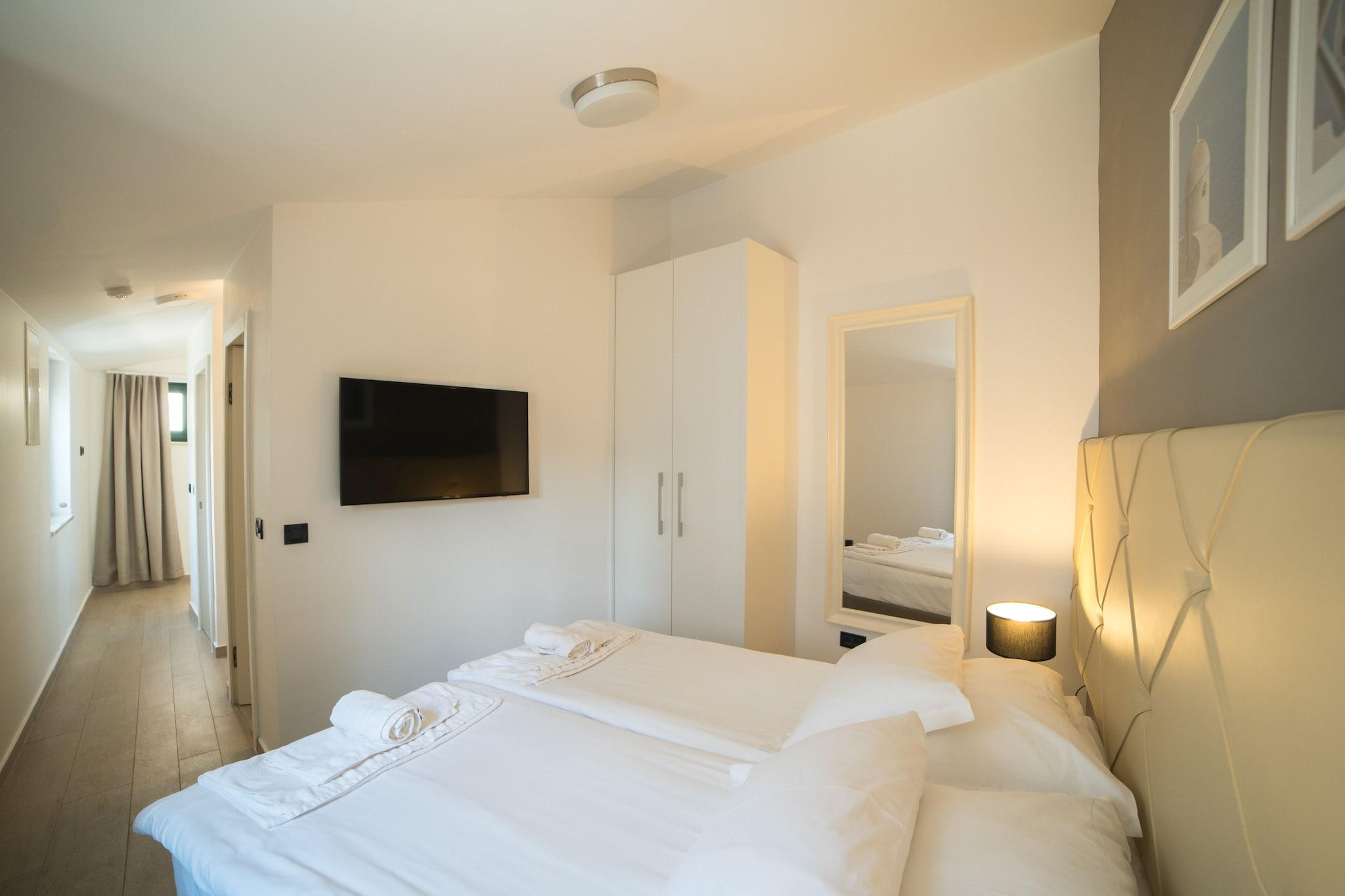 Double Deluxe City View King Bed