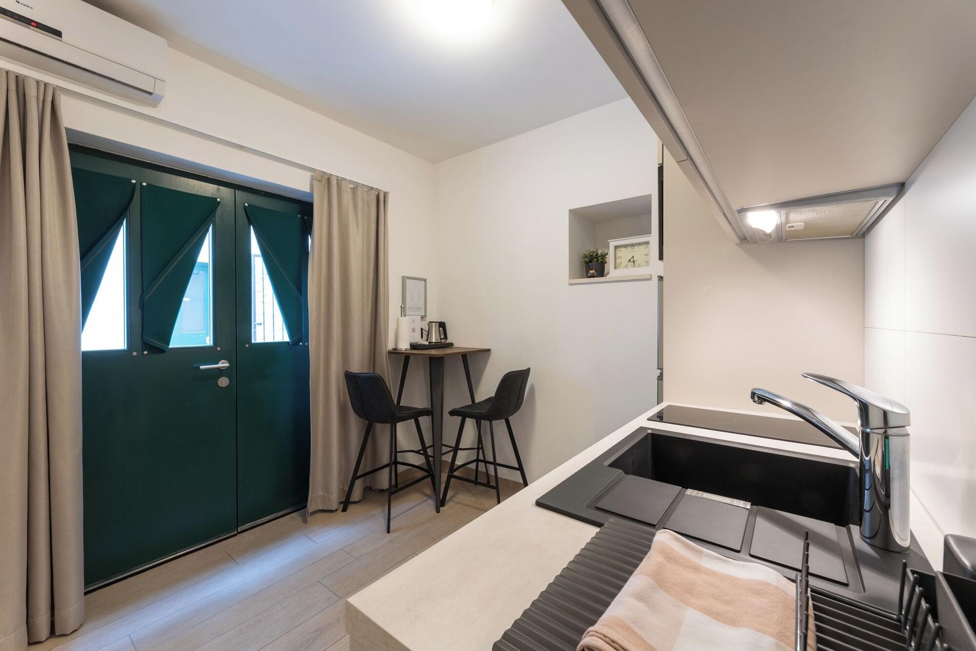 Studio King Size Bed