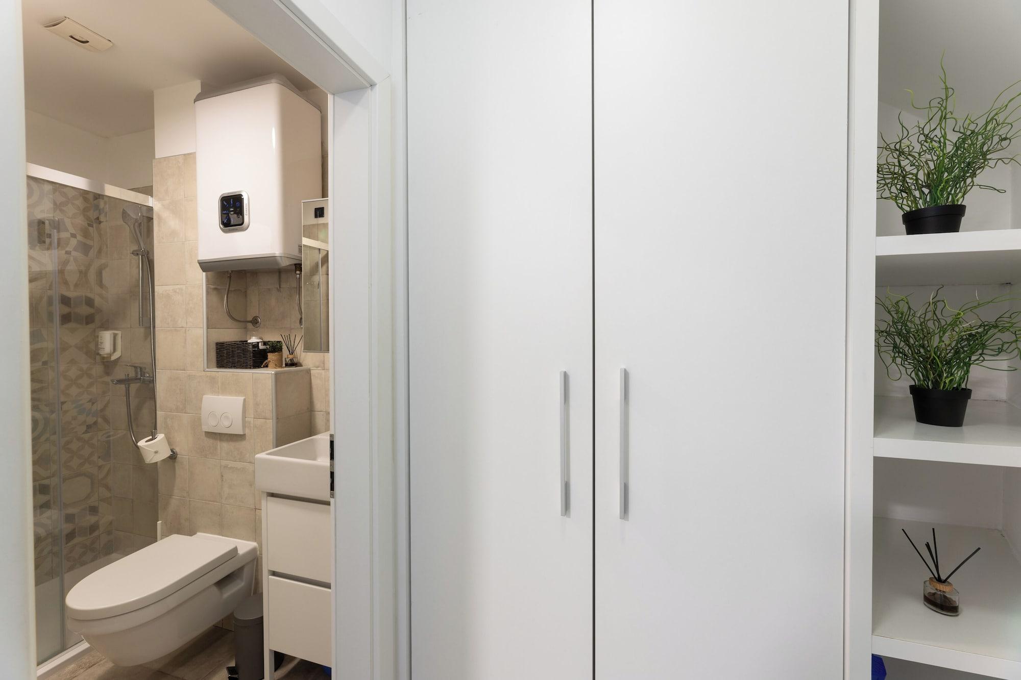 Studio King Size Bed