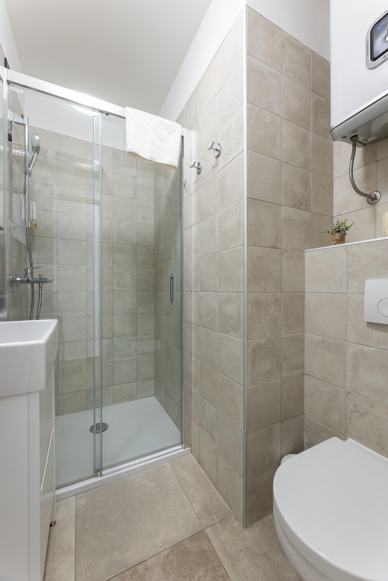 Studio King Size Bed