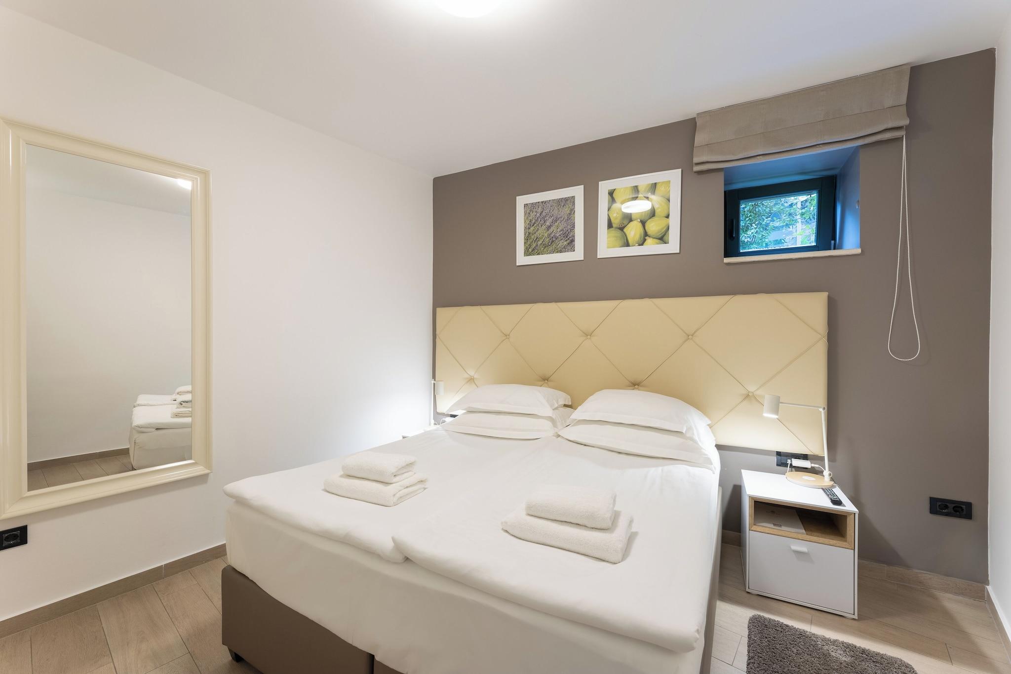 Studio King Size Bed