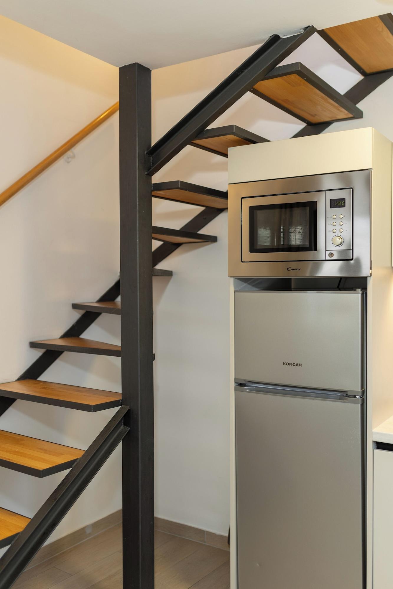 Double Deluxe City View King Bed