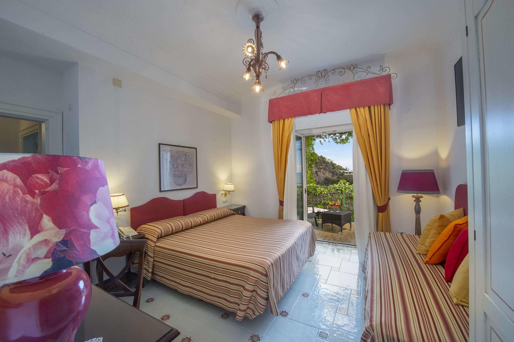 Triple Deluxe King Bed