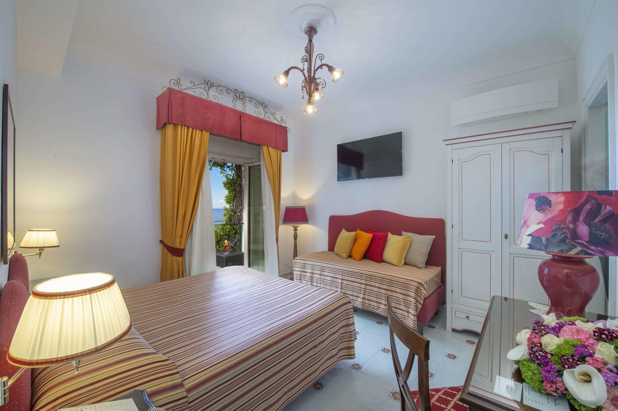 Triple Deluxe King Bed