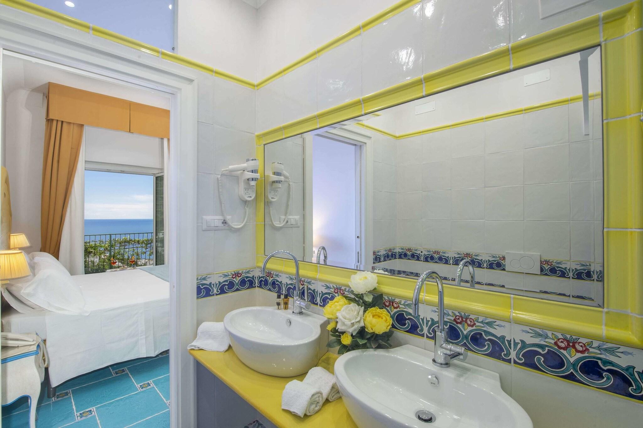 Triple Deluxe Two Beds