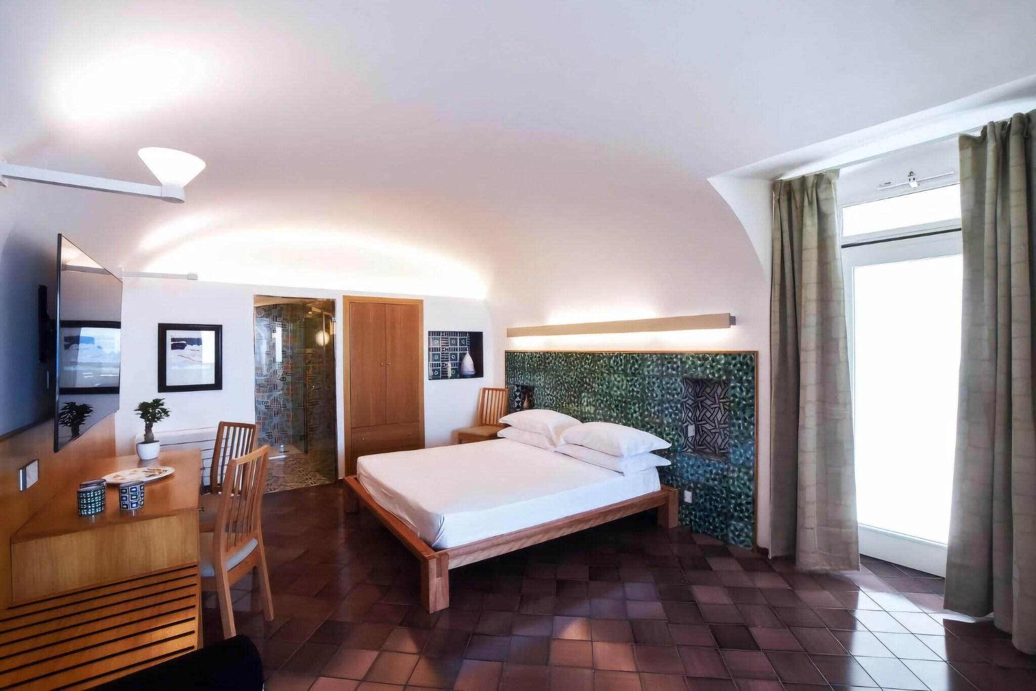 Studio King Size Bed