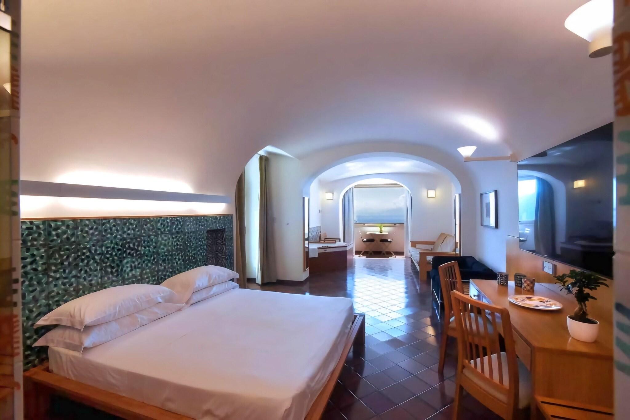 Studio King Size Bed