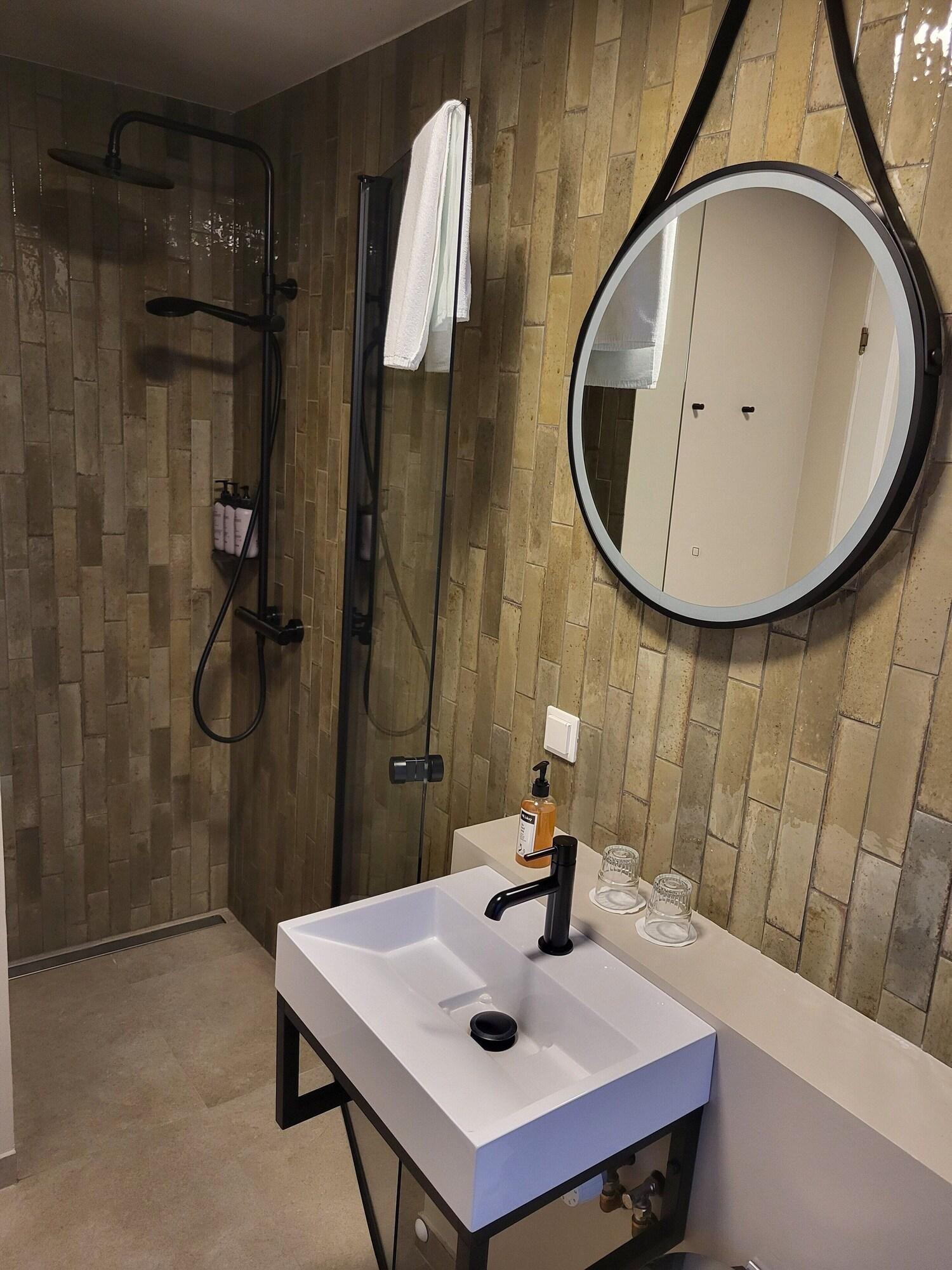 Double Queen Size Bed