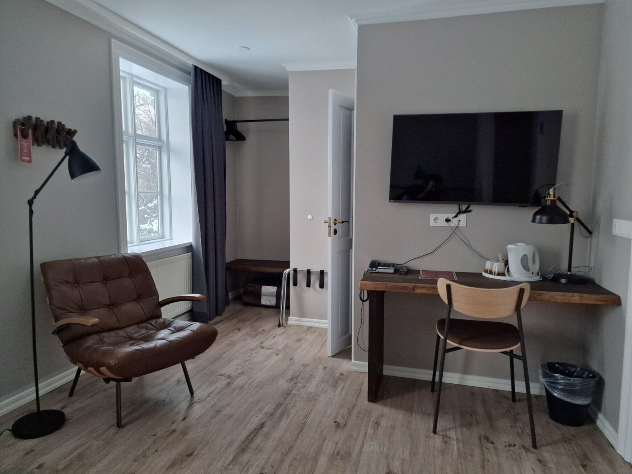 Double Queen Size Bed