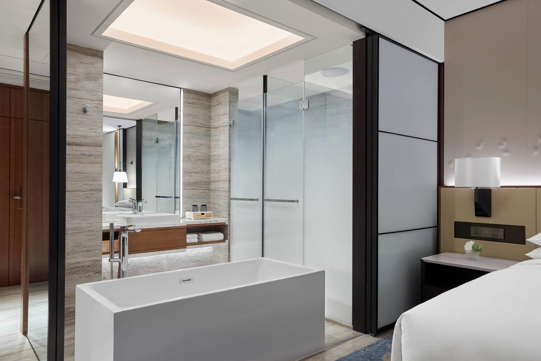 Double Executive King Bed