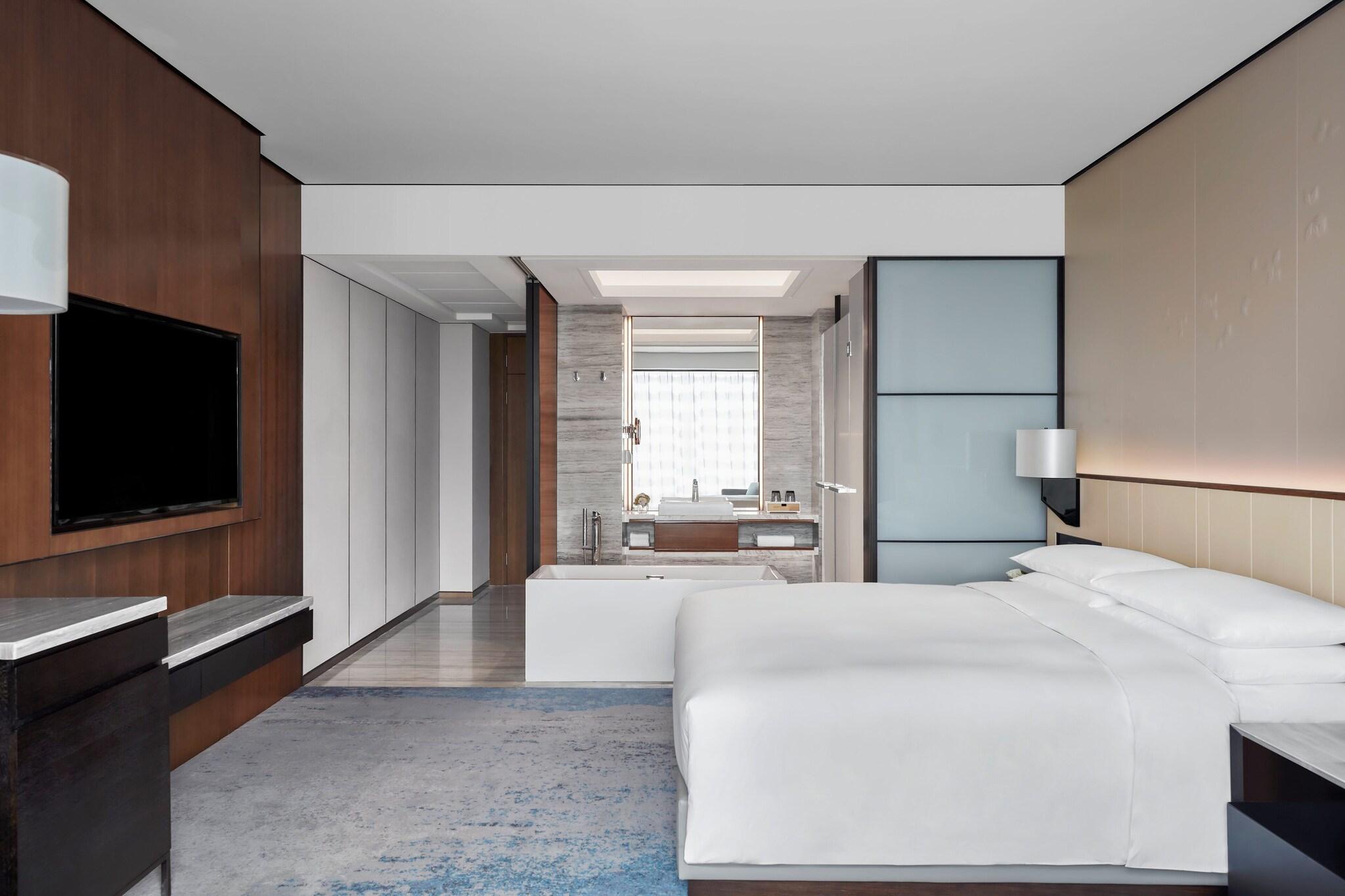 Double Executive King Bed