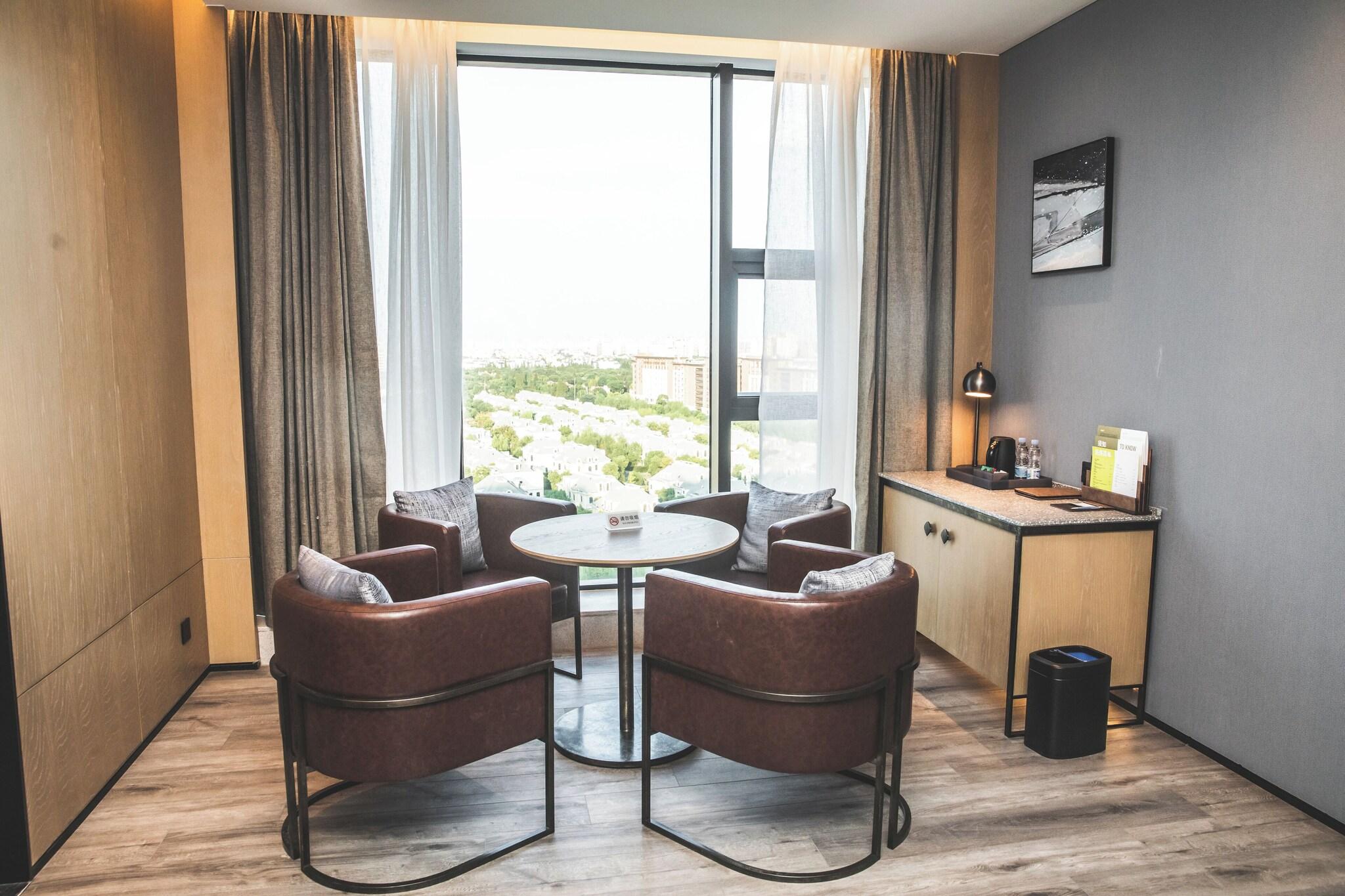 Suite King Bed One Bedroom 