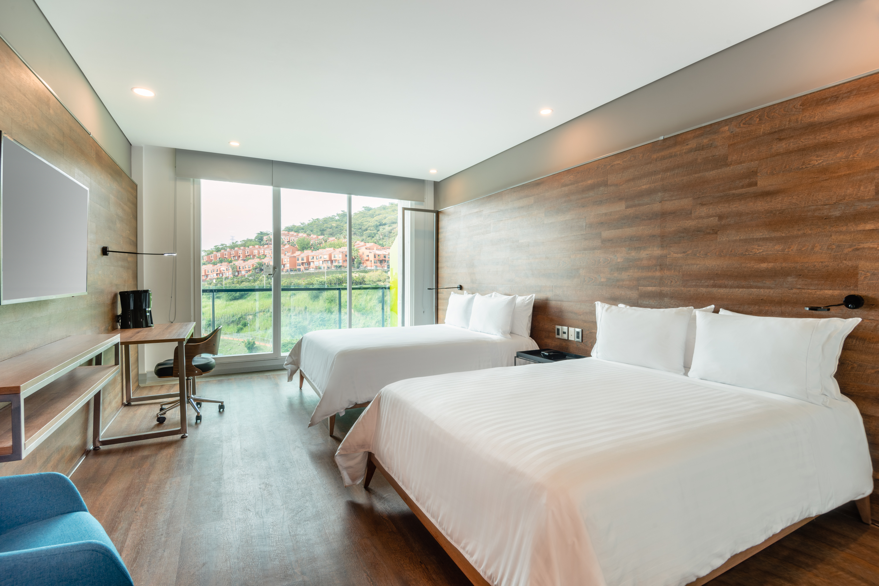 Double or Twin Deluxe Two Beds