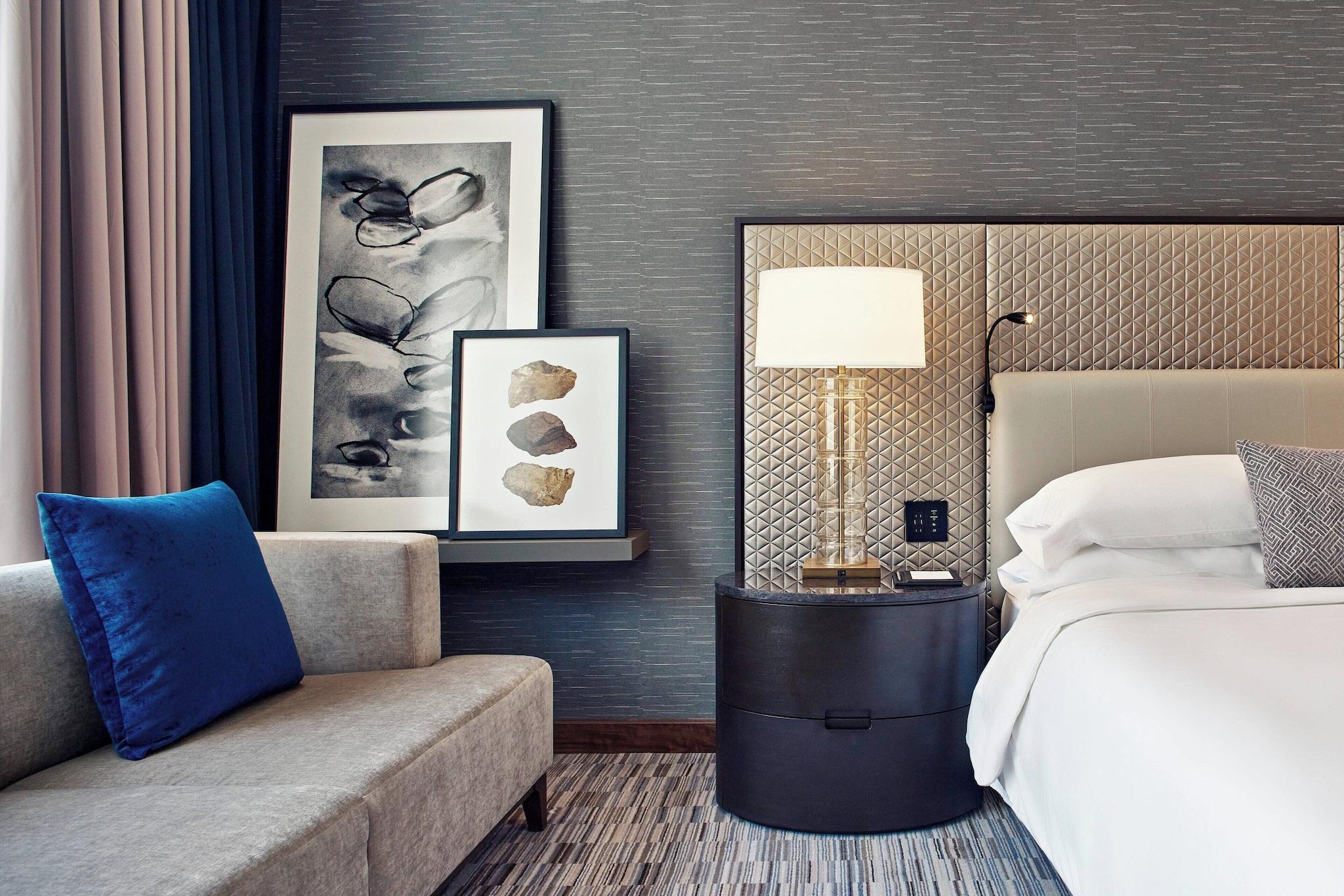 Double Deluxe King Bed