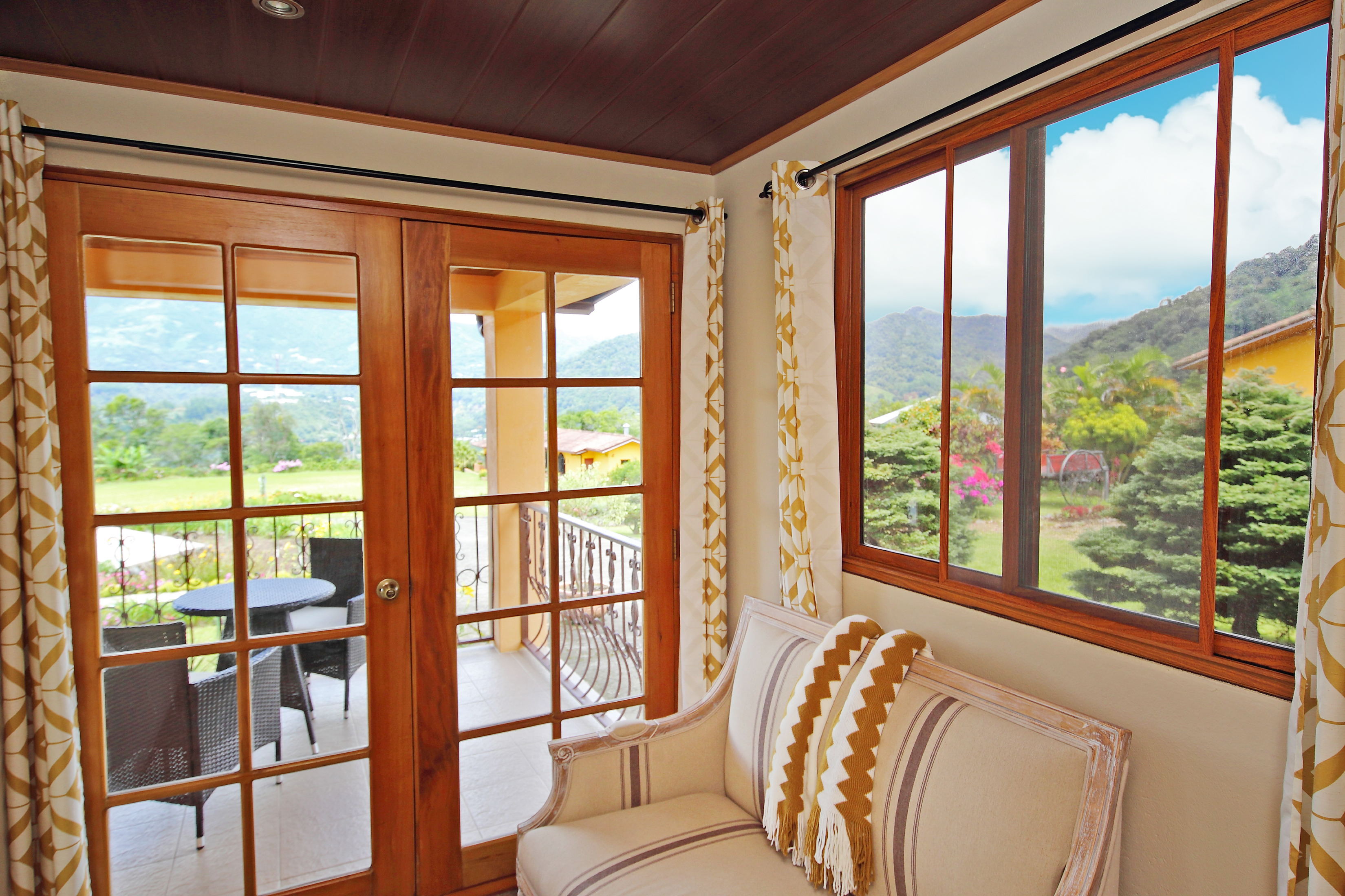 Room Deluxe Queen Bed