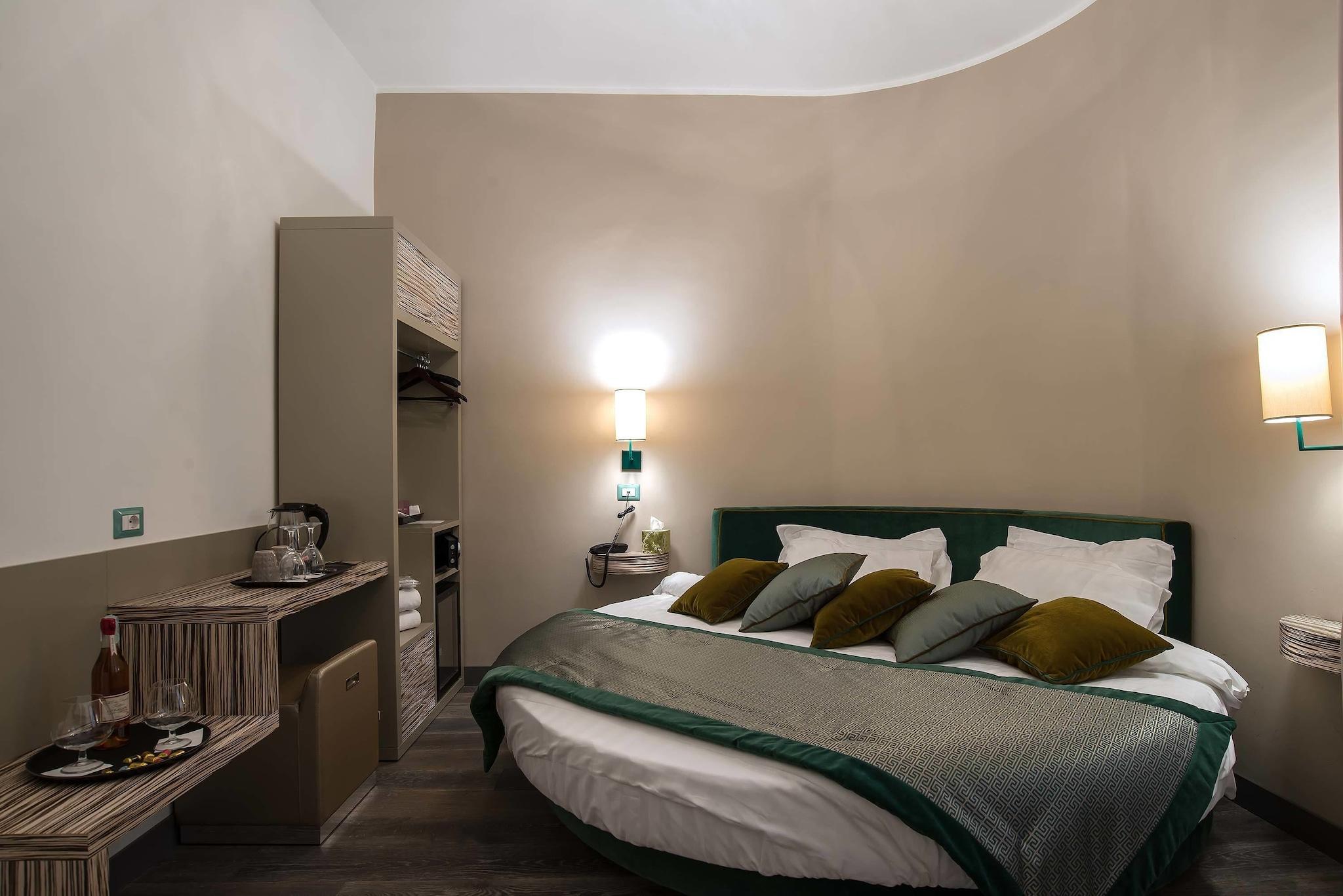 Double Deluxe Queen Bed